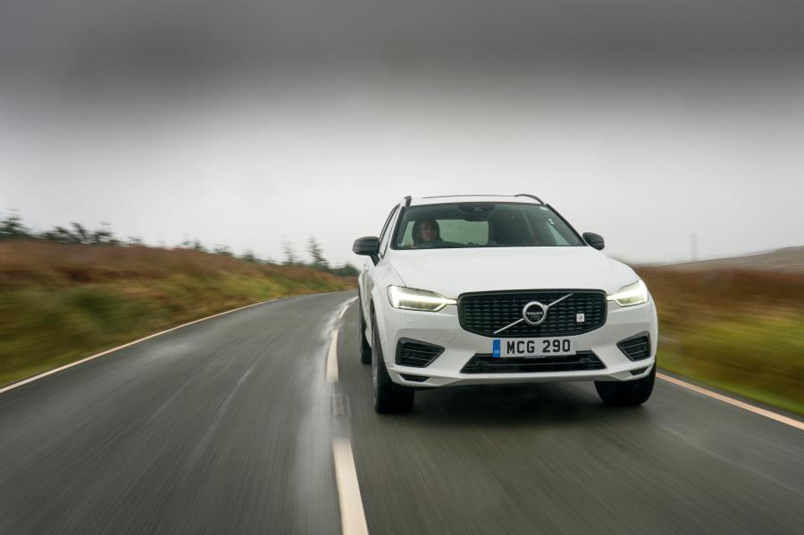 Volvo XC60 T8 Polestar Engineered 2019 года  (UK) (фото 39 из 40)